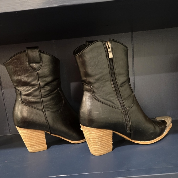 Beast Fashion Black Boots With Silver Tips, Similar To Free People, Sz 8 - Picture 3 of 4